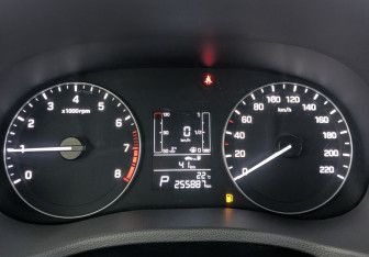 Подержанный автомобиль Hyundai Creta 2018 года (16 фото)