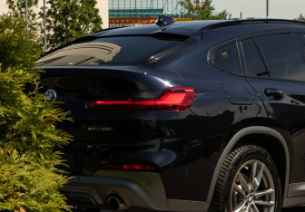 Подержанный автомобиль BMW X4 2021 года (28 фото)