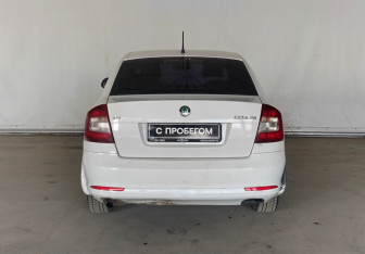 Подержанный автомобиль Skoda Octavia Liftback 2013 года (5 фото)
