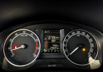 Подержанный автомобиль Skoda Rapid Liftback 2019 года (13 фото)