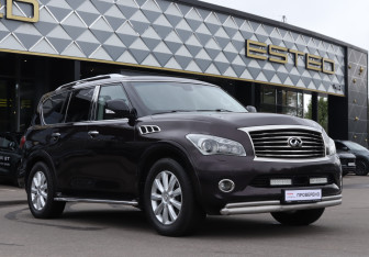 Подержанный автомобиль Infiniti QX56 2011 года (3 фото)