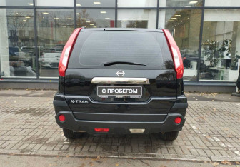 Подержанный автомобиль Nissan X-Trail 2011 года (7 фото)