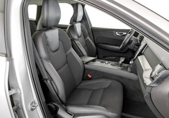 Подержанный автомобиль Volvo XC60 2019 года (24 фото)