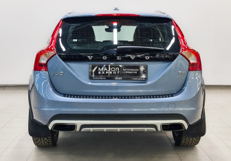 Подержанный автомобиль Volvo V60 Cross Country 2018 года (6 фото)