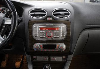 Подержанный автомобиль Ford Focus Sedan 2008 года (15 фото)