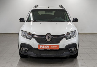 Подержанный автомобиль Renault Sandero 2021 года (2 фото)