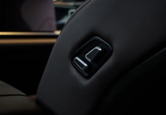 Подержанный автомобиль Geely Monjaro 2025 года (10 фото)