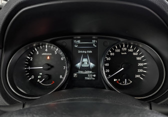 Подержанный автомобиль Nissan X-Trail 2017 года (16 фото)