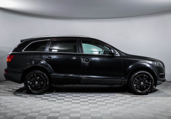 Подержанный автомобиль Audi Q7 2006 года (4 фото)