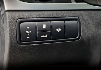 Подержанный автомобиль Hyundai Genesis 2014 года (27 фото)