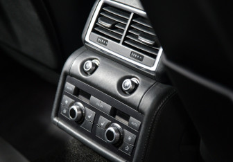 Подержанный автомобиль Audi Q7 2011 года (21 фото)