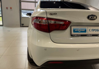 Подержанный автомобиль Kia Rio Sedan 2013 года (8 фото)