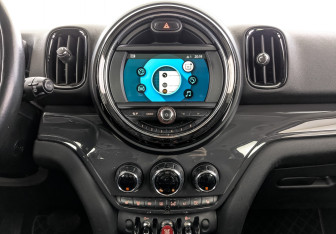 Подержанный автомобиль MINI Countryman 2018 года (17 фото)