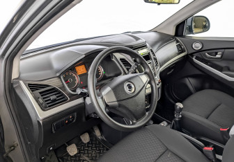 Подержанный автомобиль SsangYong Actyon 2014 года (16 фото)