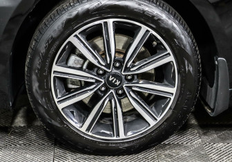 Подержанный автомобиль Kia Optima Sedan 2019 года (7 фото)