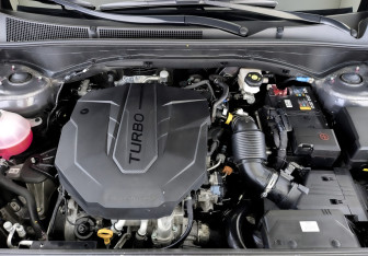 Подержанный автомобиль Hyundai Santa Fe 2022 года (8 фото)