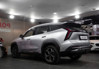 Новый Geely Atlas 2025 (7 фото)
