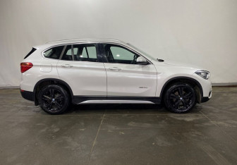 Подержанный автомобиль BMW X1 2017 года (8 фото)