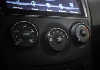 Подержанный автомобиль Toyota Corolla Sedan 2012 года (20 фото)