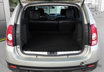 Подержанный автомобиль Renault Duster 2012 года (8 фото)