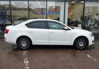 Подержанный автомобиль Skoda Octavia Liftback 2014 года (4 фото)