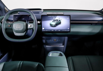 Подержанный автомобиль Zeekr X 2023 года (12 фото)