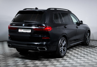 Подержанный автомобиль BMW X7 2020 года (5 фото)