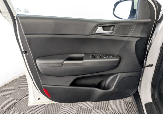 Подержанный автомобиль Kia Sportage 2021 года (19 фото)