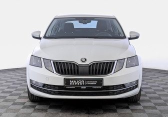 Подержанный автомобиль Skoda Octavia Liftback 2019 года (2 фото)