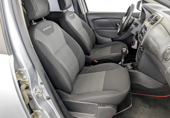 Подержанный автомобиль Renault Sandero 2021 года (23 фото)