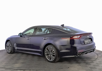 Подержанный автомобиль Kia Stinger 2019 года (7 фото)