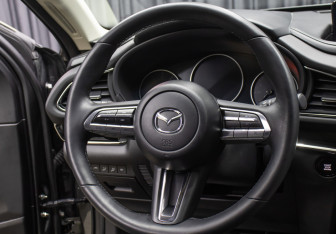 Подержанный автомобиль Mazda CX-30 2021 года (16 фото)