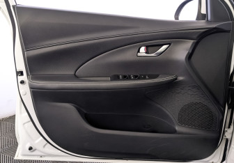 Подержанный автомобиль Changan Alsvin 2023 года (19 фото)