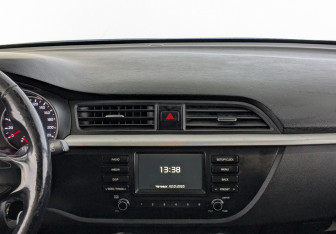 Подержанный автомобиль Kia Rio Hatchback 2019 года (24 фото)