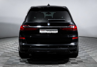 Подержанный автомобиль BMW X7 2019 года (6 фото)