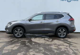 Подержанный автомобиль Nissan X-Trail 2021 года (8 фото)