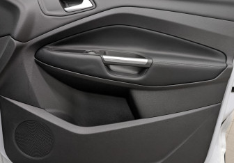 Подержанный автомобиль Ford Kuga 2017 года (22 фото)