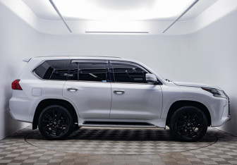 Подержанный автомобиль Lexus LX 2020 года (4 фото)