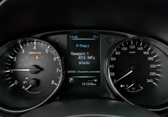 Подержанный автомобиль Nissan X-Trail 2018 года (16 фото)