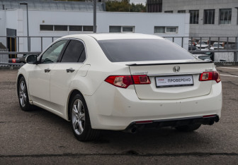 Подержанный автомобиль Honda Accord Sedan 2011 года (7 фото)