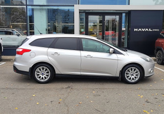 Подержанный автомобиль Ford Focus Wagon 2012 года (4 фото)