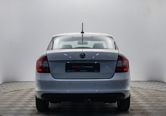 Подержанный автомобиль Skoda Rapid Liftback 2018 года (4 фото)
