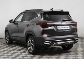 Подержанный автомобиль Kia Seltos 2022 года (7 фото)