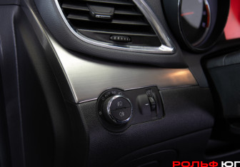 Подержанный автомобиль Opel Mokka 2013 года (15 фото)