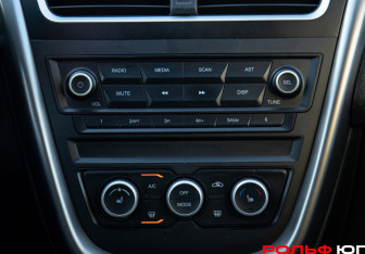 Подержанный автомобиль FAW Besturn X80 2019 года (15 фото)