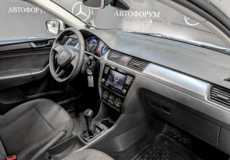 Подержанный автомобиль Skoda Rapid Liftback 2019 года (11 фото)