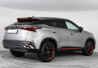 Подержанный автомобиль Omoda C5 2022 года (5 фото)