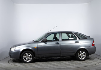 Подержанный автомобиль LADA (ВАЗ) Priora Hatchback 2011 года (8 фото)