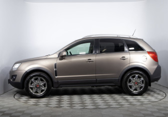 Подержанный автомобиль Opel Antara 2014 года (8 фото)