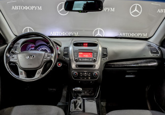 Подержанный автомобиль Kia Sorento 2018 года (14 фото)